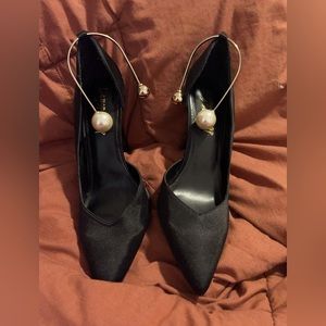 Lemon drop heels size 9 new without tags